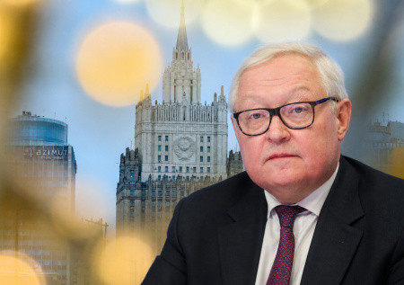 Рябков: Россия готова к диалогу с США, но время играет против Киева