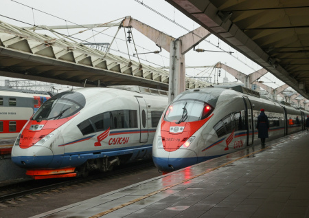 Москвичам подсчитали стоимость за поездки на концерт Уэста в Петербурге