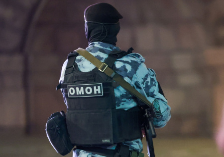 Бойцы ОМОН «постучались в окна» петербургских хостелов