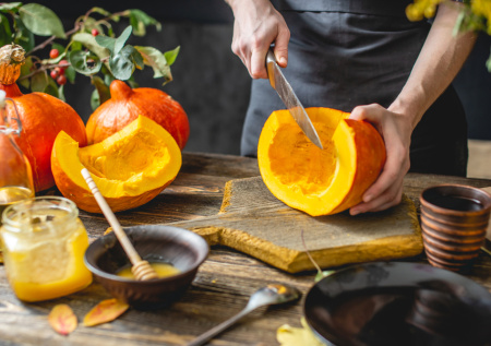 Бюджетно и вкусно: 3 рецепта сытного рагу с тыквой для семьи