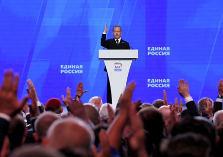 «Самое мощное за всю историю»: Медведев призвал закрепить достижения России