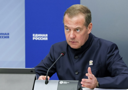 Медведев пообещал помочь всем жертвам действий Киева
