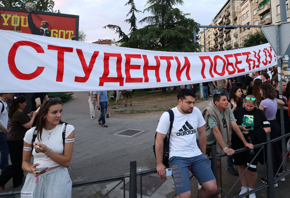 Акция протеста во главе с протестующими студентами сербских университетов