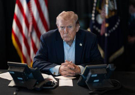 Трамп потребовал от ЕС миллиарды, которые Байден отдал Украине