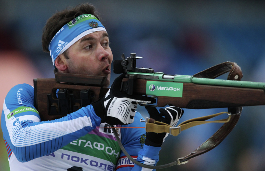 Николай Круглов в Гонке поколений на «Гонке чемпионов — 2013» по биатлону в спорткомплексе «Олимпийский»