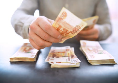 Житель Великого Новгорода смог добиться выплаты зарплаты через прокуратуру