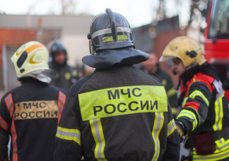 Мощный пожар вспыхнул на юге Москвы