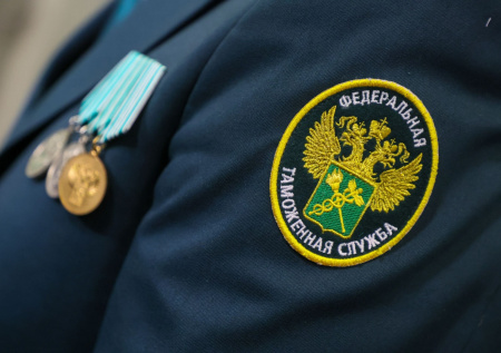 Таможенники пресекли контрабанду советских наград в Германию