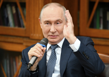 Путин раскрыл, как будут решать проблему нехватки учителей в селах