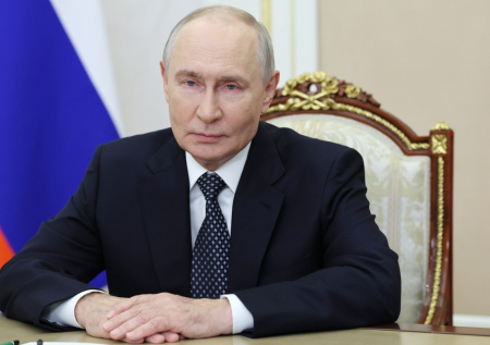 «Неустанный творческий поиск»: Путин обратился к Алексею Учителю