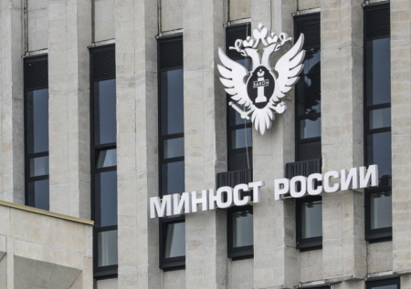 Комик-иноагент имеет во владении в России половину продакшн-компании