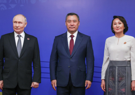 Путин преподнес первой леди Киргизии красивый подарок