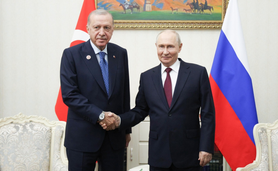 Владимир Путин и Реджеп Тайип Эрдоган перед началом заседания ШОС в Бишкеке