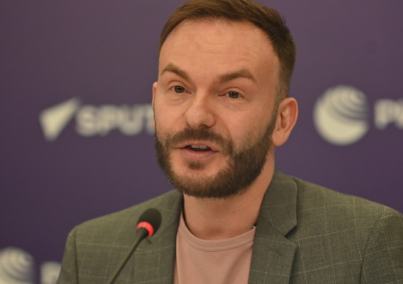 Сын композитора Шаинского опроверг спор с Минпросвещения из-за песен отца