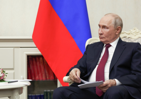 «Встреча на троих»: в Кремле допустили переговоры Путина, Си и Трампа