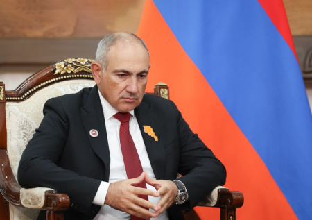Пашинян заявил Путину об отказе от референдума о членстве Армении в ЕС