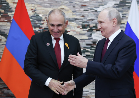 Путин назвал экономические успехи Армении в ЕАЭС