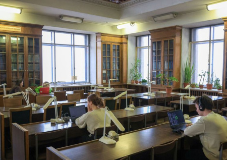 Преподаватель МГУ дал первокурсникам «вредный» совет