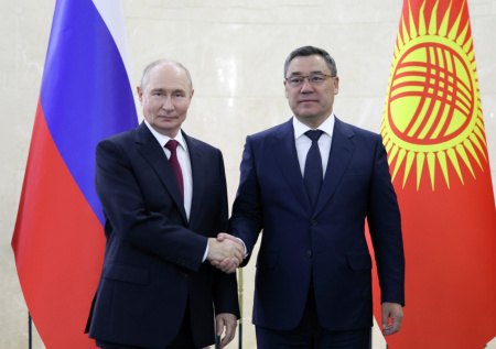 Путин пригласил президента Киргизии в Санкт-Петербург