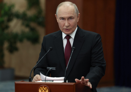 Путин приехал на крупнейшую в России верфь «Звезда»
