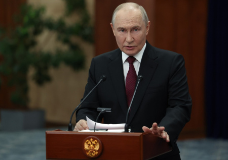 Путин оценил безопасность супертраулера «Капитан Юнак»