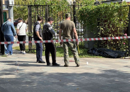 Врач в коме, безумец застрелен: новые подробности бойни у храма в Марьино
