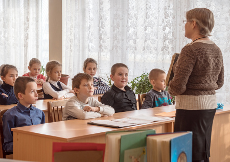 В Совфеде придумали, как дополнительно поддержать учителей