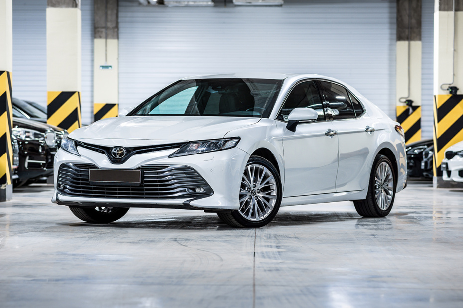 Автомобиль Toyota Camry