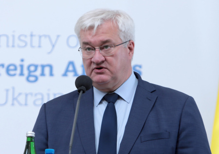 Глава МИД Украины заявил, что полтора года жил в бункере с Зеленским