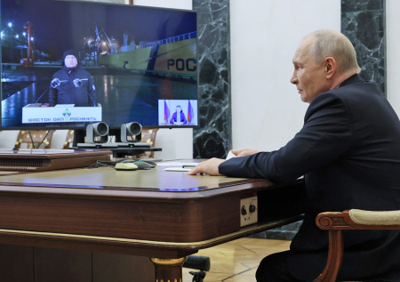 Путин дал старт прокачке нефти по «Восток Ойл» в арктический порт