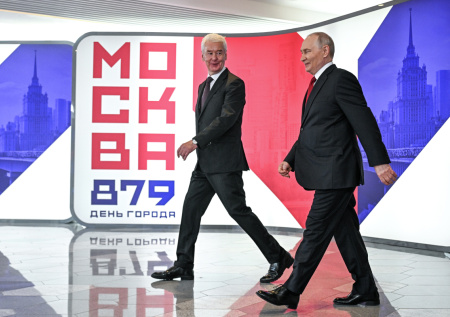 Москва с помпой отмечает свое 879-летие: яркие кадры из столицы