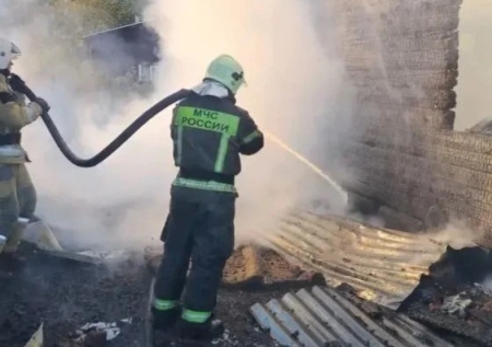 При пожаре в больнице Иркутской области погиб человек