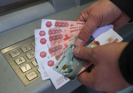 Доля просрочек по кредитным картам россиян снизилась