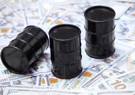 Нефть рвется к $100 за баррель на фоне ударов Ирана по танкерам