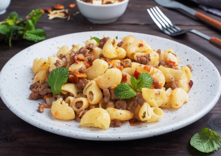 Макароны с мясом, которые исчезают прямо со сковороды: готовлю только так