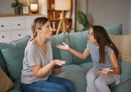 Психолог предупредила о последствиях гиперопеки