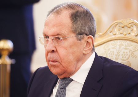 «Продолжают забираться на забор»: Лавров раскрыл позицию Европы по Украине