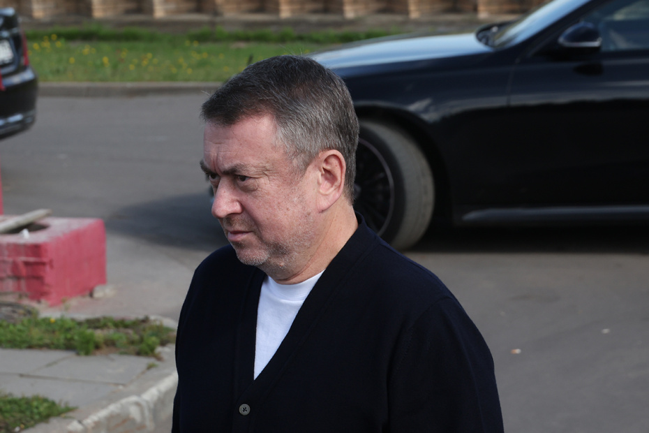 Церемония открытия памятника певцу Бедросу Киркорову и его супруге Виктории