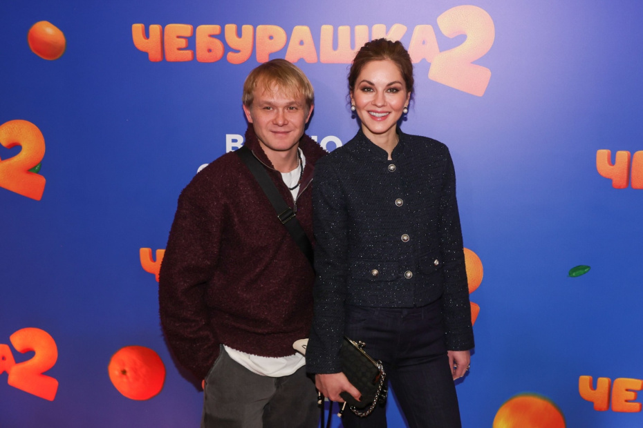Актеры Владимир Тяптушкин и Марина Коняшкина во время премьеры фильма «Чебурашка-2»