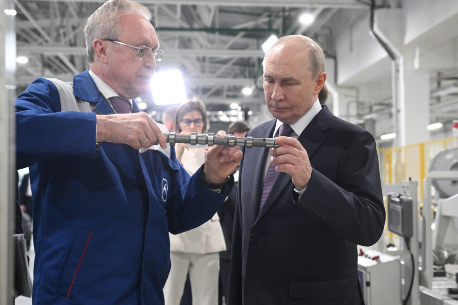 Владимир Путин посетил нижегородский автомобильный кластер