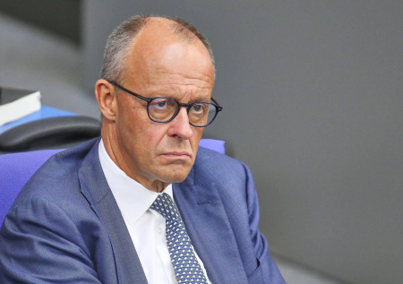 «Ведет к банкротству»: Мерцу «прилетело» от АдГ за разорение Германии