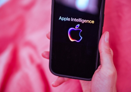 IT-эксперт оценил перспективы складного iPhone за 400 тыс. рублей в России