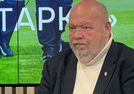 «Тебе встречу со мной сделал Бог»: певец Крылов нахамил журналистке NEWS.ru