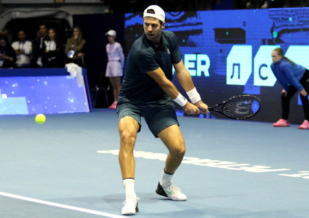 Хачанов вышел в полуфинал US Open после неожиданного решения соперника