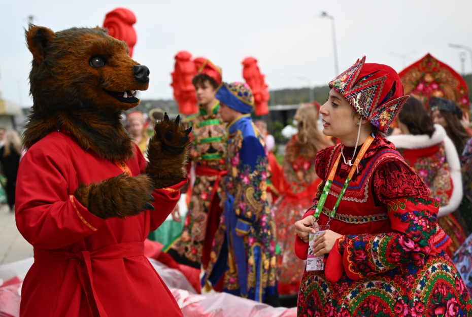 Участники международного фестиваля молодежи в Екатеринбурге