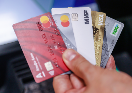 Банк России продвинет карты «Мир» за границей