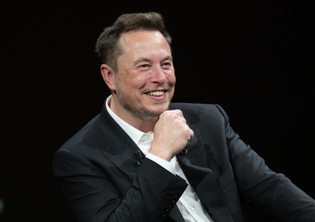 Маск раскрыл планы SpaceX по запуску ИИ-суперкомпьютеров в космос