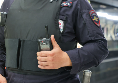 Мужчина ударил подростка по лицу в московском метро