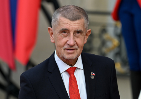 Премьер Чехии заявил, что мир приближается к «вратам ада»