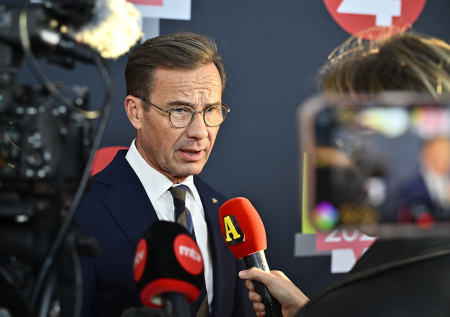 Премьер Швеции подал в отставку